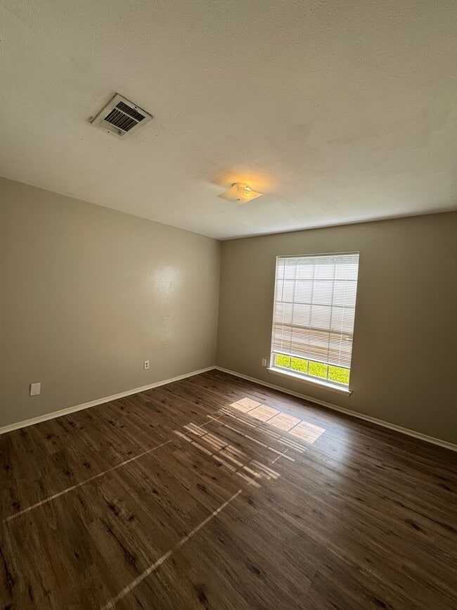 Building Photo - Rental Property