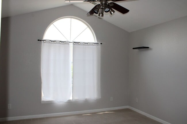 Building Photo - Low-Maintenance Luxury with Community Perks