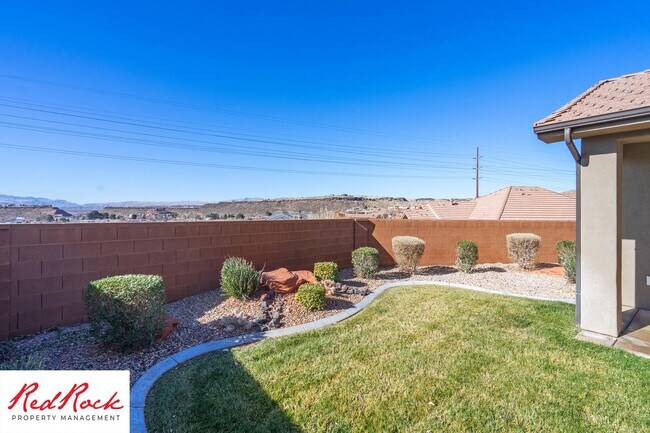 Building Photo - Pet-Friendly 3 Bedroom Home In A Great Neighborhood