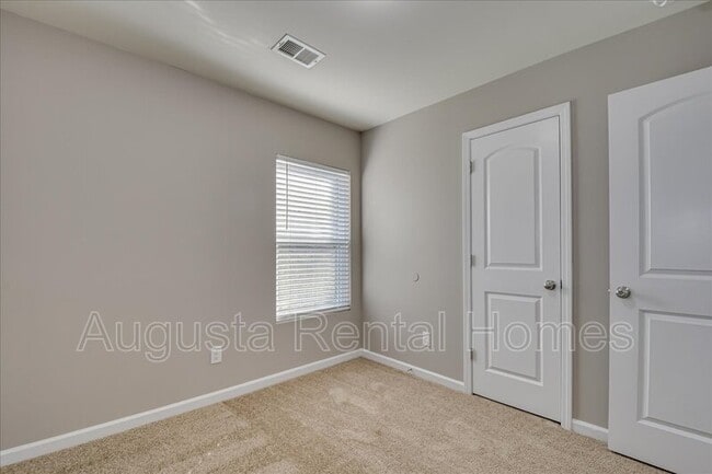 Building Photo - 3549 Pebble Creek Dr