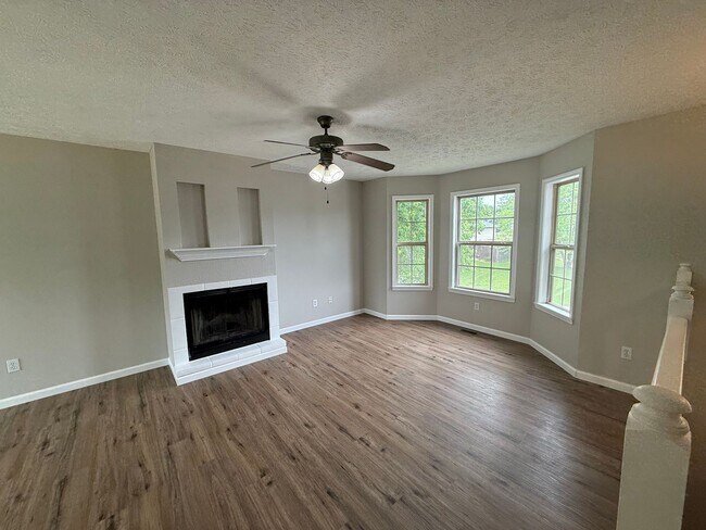 Building Photo - Updated home in Nixa