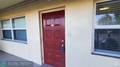 Building Photo - 3095 N Course Dr