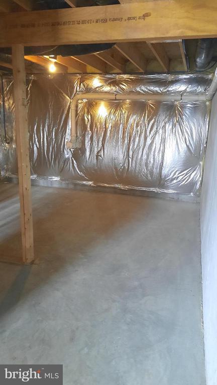 Building Photo - 2420 Newtown Dr