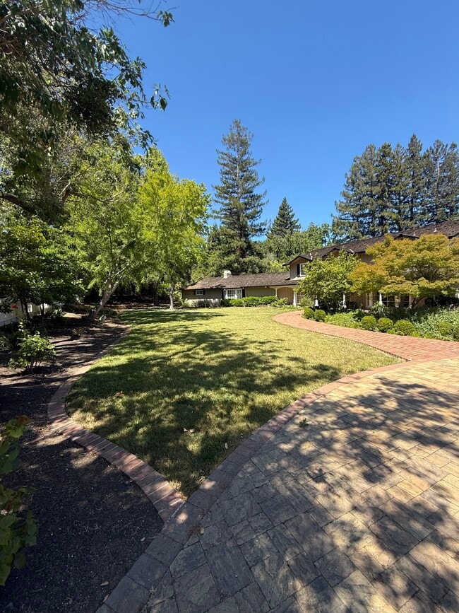 Building Photo - 25567 Willow Pond Ln