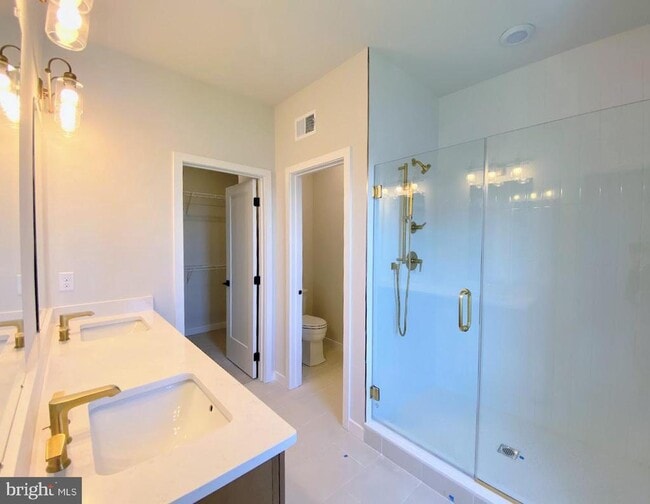Building Photo - 408 HARTNUP St