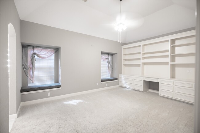 Building Photo - 26910 Willow Ln