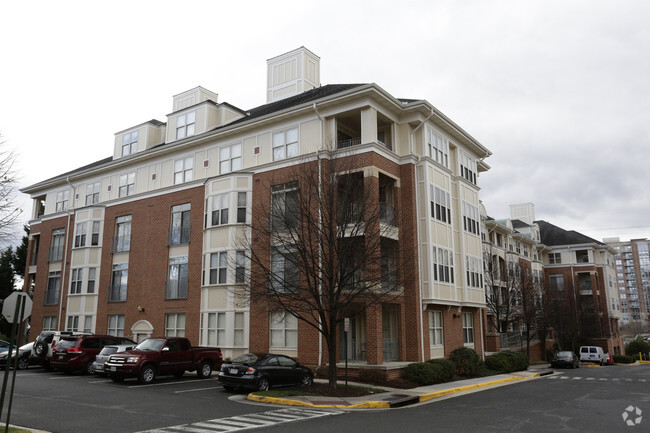 Primary Photo - Stratford Condominiums