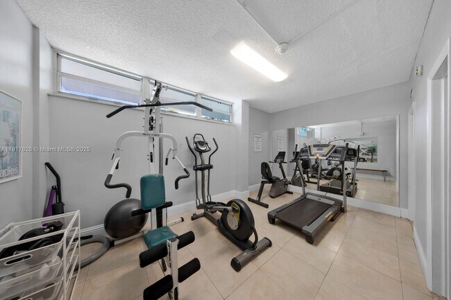 Building Photo - 13155 Ixora Ct