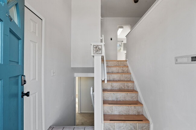 Building Photo - 1438 Laurette Dr