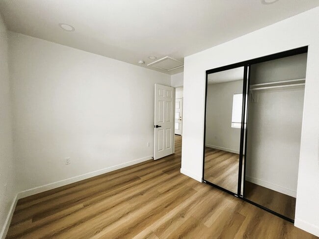 Building Photo - 13811 La Pat Pl