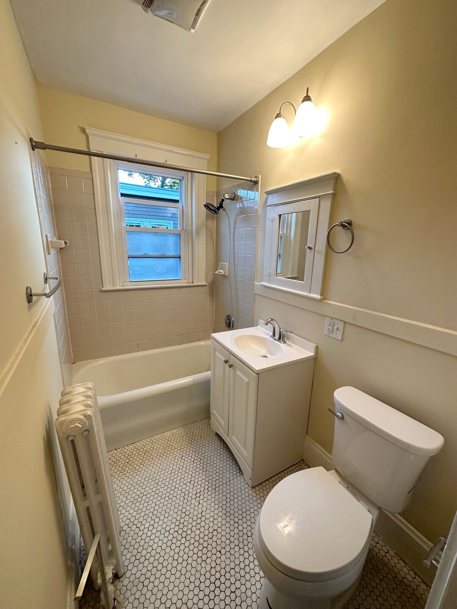 Building Photo - 7 Stedman St