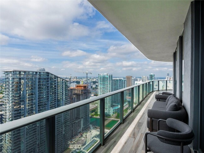 Building Photo - 801 S Miami Ave