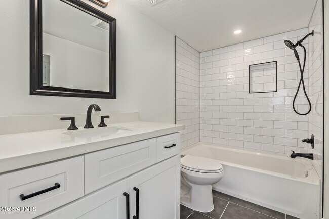 Building Photo - 4901 S Calle Los Cerros Dr