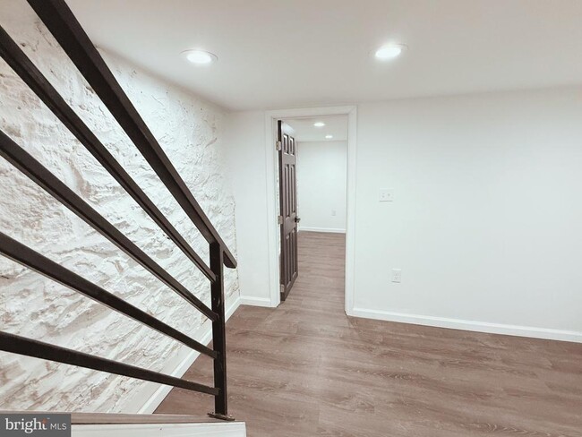 Building Photo - 2142 Penrose Ave