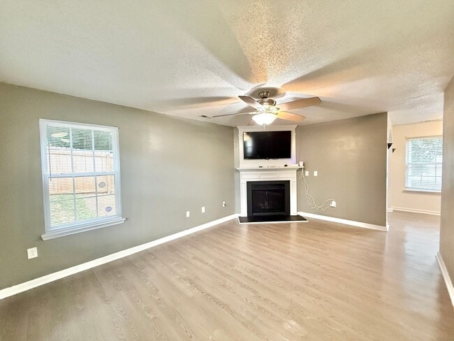 Building Photo - Newly Remodeled 4BD, 2.5BA Raleigh Home wi...