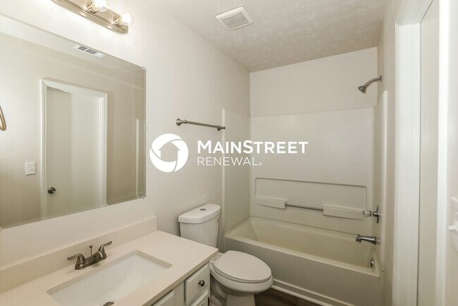 Building Photo - 3 Bedroom Pet-Friendly Home in REX, GA with Main Street Renewal