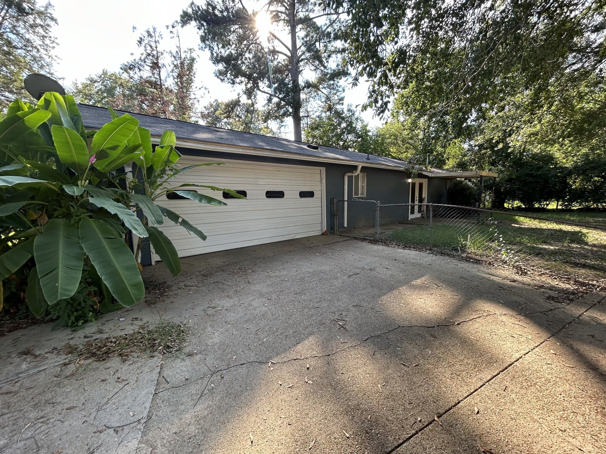 Building Photo - 1102 Wooddell Dr