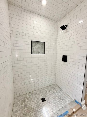 Building Photo - 40 E Pasadena Pl