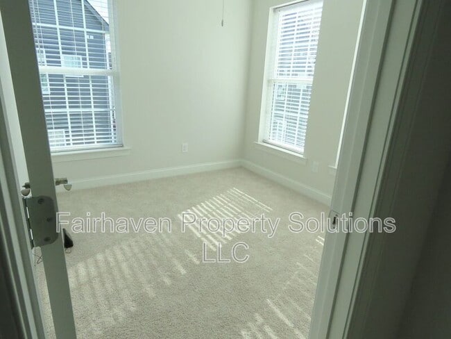 Building Photo - 1978 Mitchell Ave