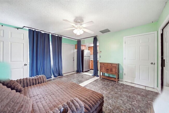 Building Photo - 8334 Crosswicks Dr