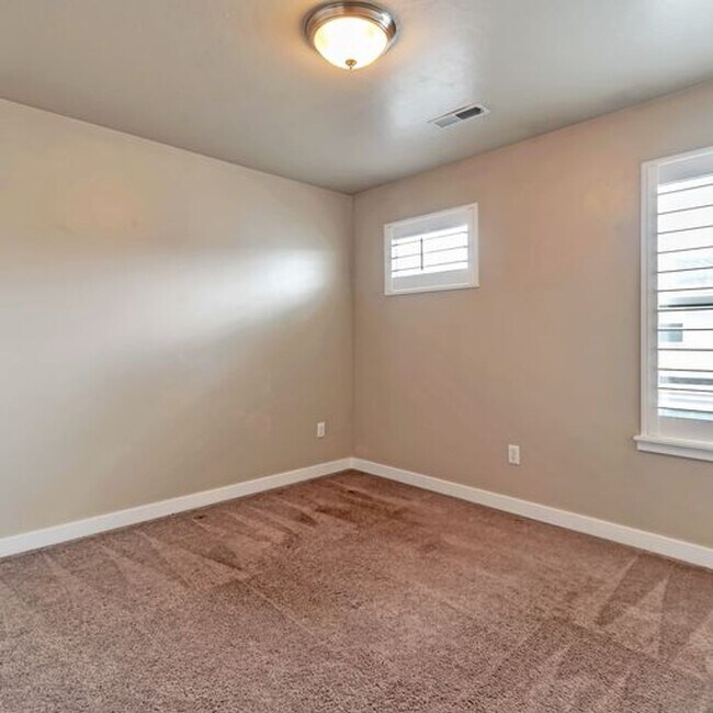 Building Photo - 3688 Golden Sky Ln
