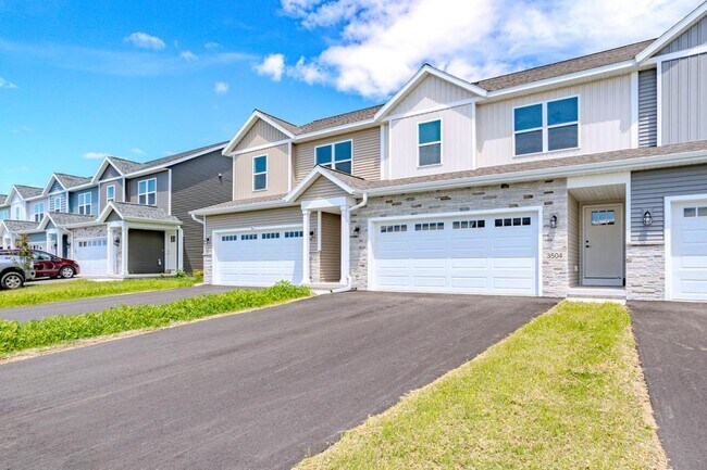 Building Photo - 3504 Green Pastures Ln