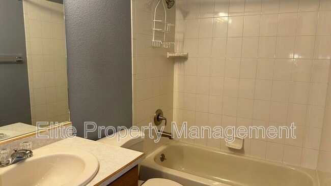 Building Photo - 761 S Laurue Dr