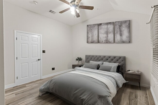 Building Photo - 30 Crestview Trail