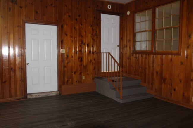 Building Photo - 1108 8th Ave