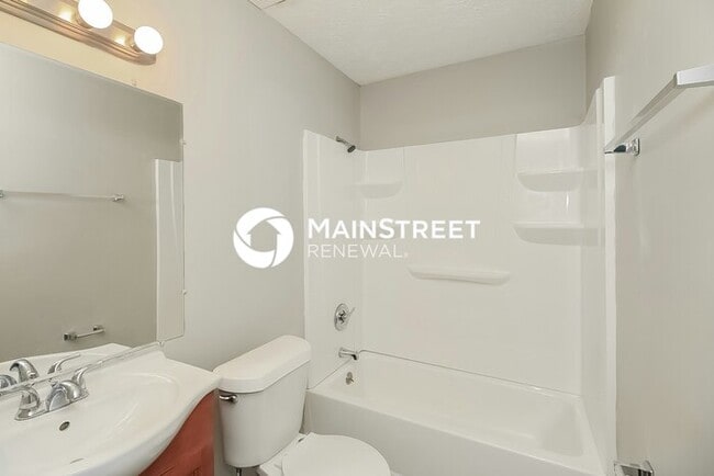 Building Photo - 3 Bedroom Pet-Friendly Home in Jonesboro, GA with Main Street Renewal