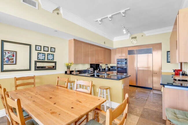Building Photo - Step into luxury with this fully furnished PH offering stunning ocean and bay views. Located in t...