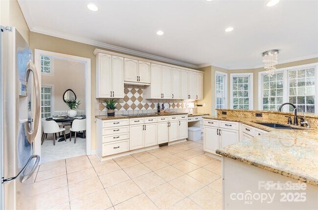 Building Photo - 3439 12 Oaks Pl