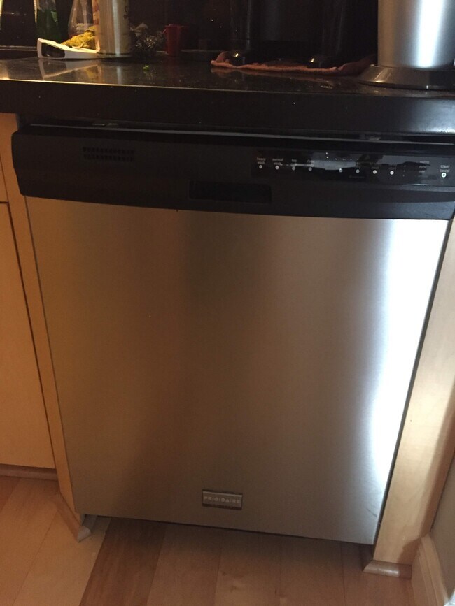 Dishwasher - 6520 N Ocean Blvd