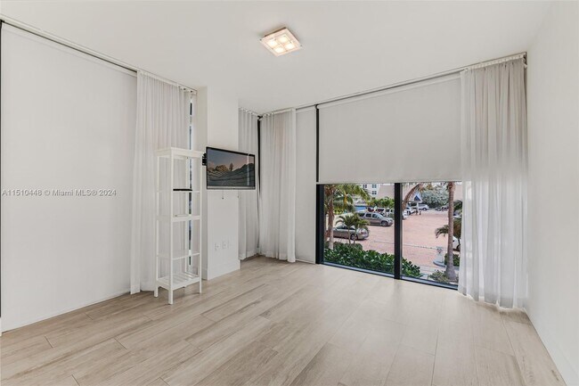 Building Photo - 2101 S Surf Rd