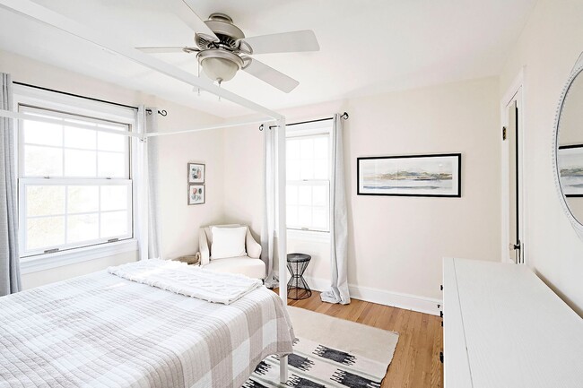 Building Photo - Charming City Cottage With Fenced Yard