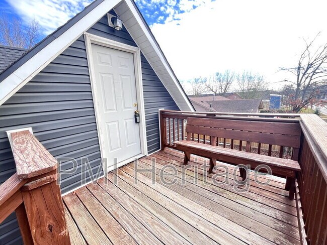 Building Photo - 122 W Pine St