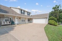 Building Photo - 1723 Juniper Dr