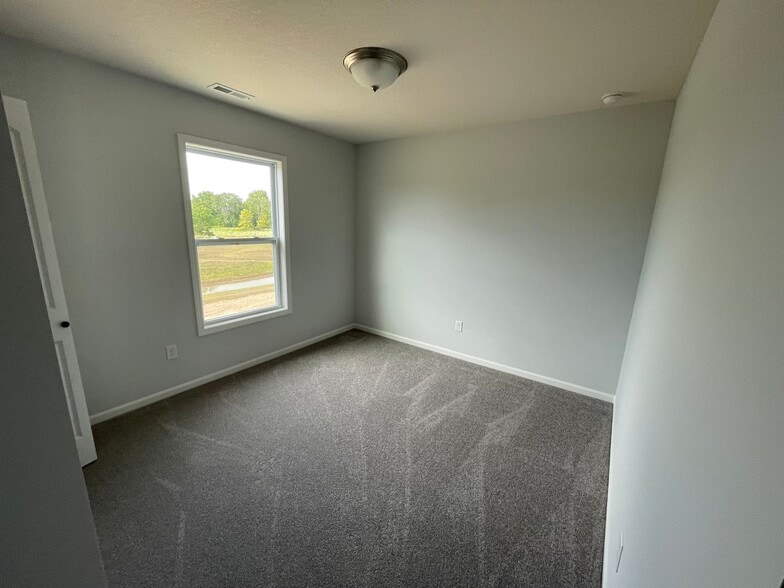 Building Photo - 1646 Teniente Ct