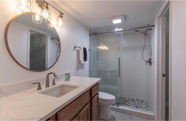 Building Photo - 1830 Robalo Dr
