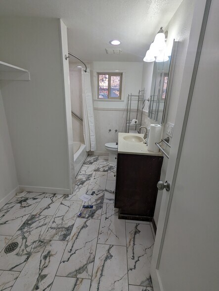 Building Photo - 362 N 800 E