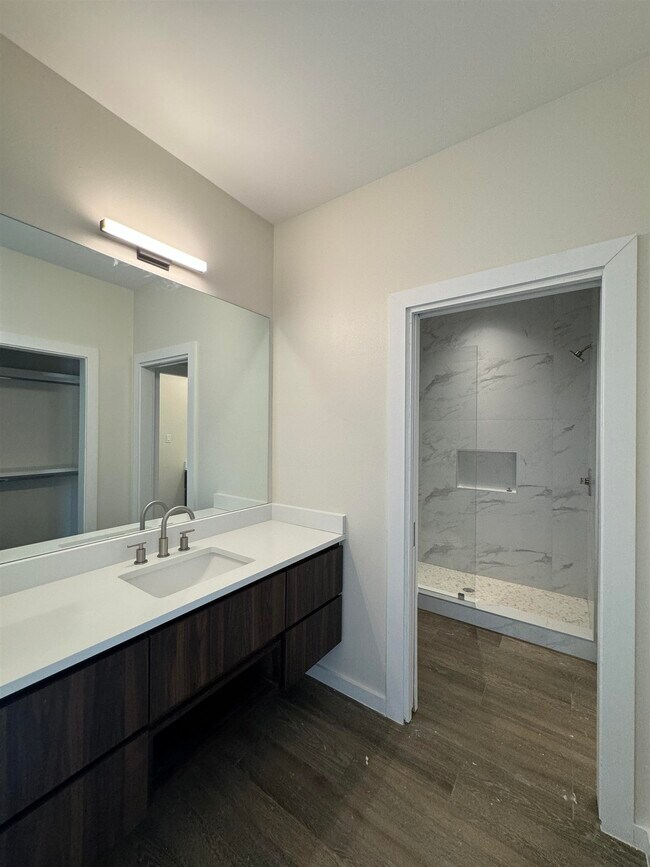 Building Photo - 210 Veracruz Dr