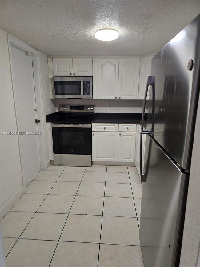 Building Photo - 7925 SW 104th St