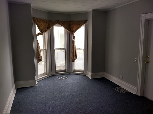 Building Photo - 113 Clifford Ave