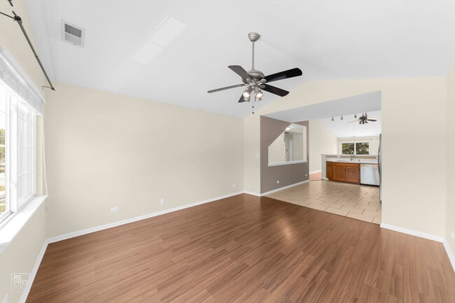 Building Photo - 2751 Odlum Dr