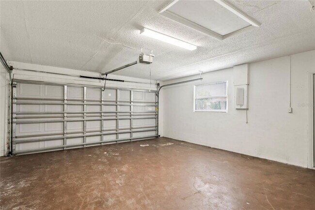 Building Photo - 6501 14th Ave W