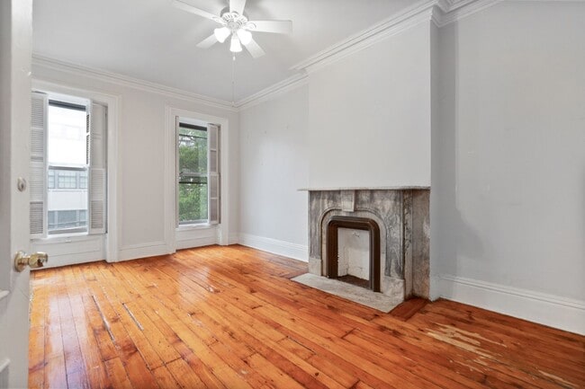 Building Photo - 277 Crown St