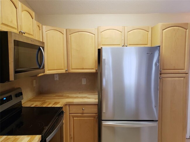 Building Photo - 32 Zoeller Ct