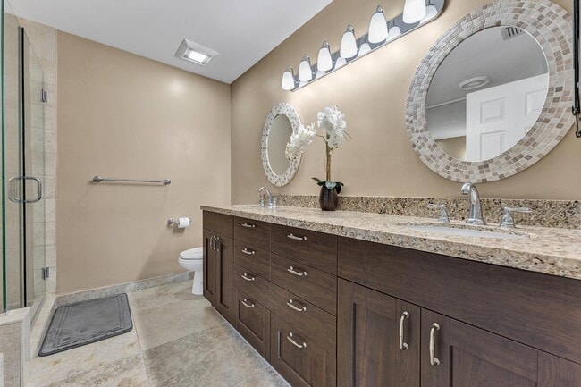 Building Photo - 7888 Granada Pl