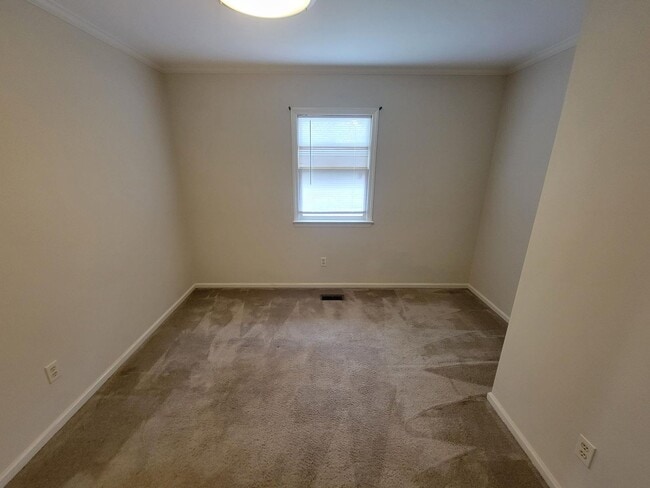 Building Photo - For Rent: Charming 2-Bedroom Brick Home in...