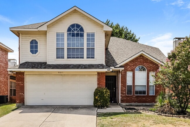 Building Photo - 3011 Renaissance Dr